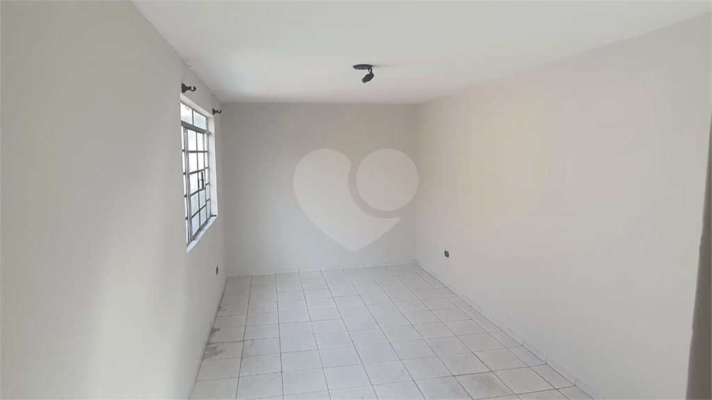 Sobrado à venda com 3 quartos em Vila Nilo, São Paulo, SP