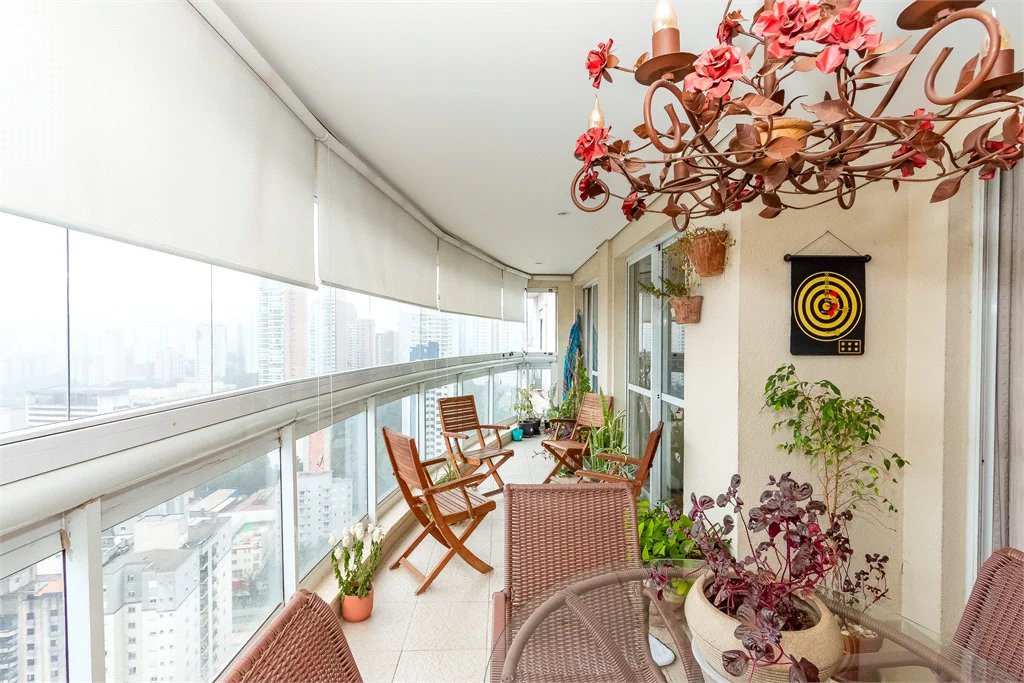 Apartamento à venda com 4 quartos, sendo 3 suítes, em Vila Andrade, São Paulo, SP