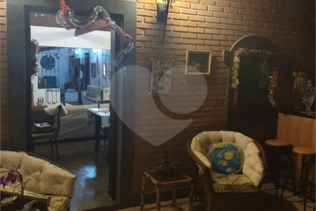 Sítio à venda com 6 quartos, sendo 5 suítes,  em Curral, Ibiúna, SP