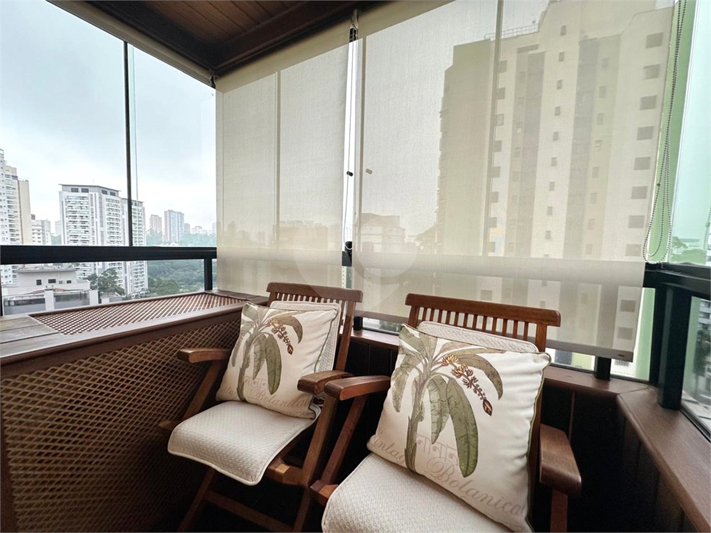 Apartamento à venda com 4 quartos, sendo 3 suítes,  em Vila Andrade, São Paulo, SP
