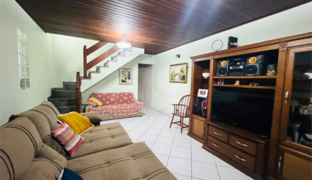 Casa à venda com 3 quartos, sendo 1 suíte, em Vila Galvão, Guarulhos, SP