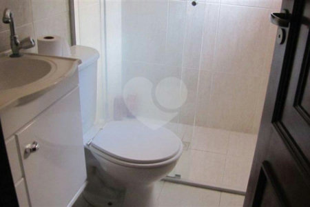 Casa à venda com 3 quartos, sendo 1 suíte, no condomínio Villa Jardim Sul, São Paulo - SP