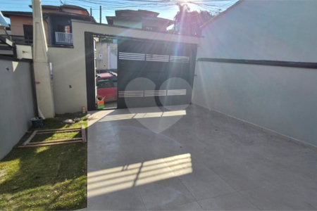 Sobrado à venda com 3 quartos, sendo 1 suíte,  em Parque Morumbi, Mogi das Cruzes, SP