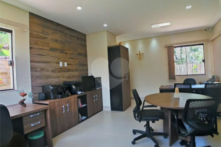 Casa à venda com 3 quartos, sendo 1 suíte, no condomínio Estância Marambaia, Vinhedo - SP