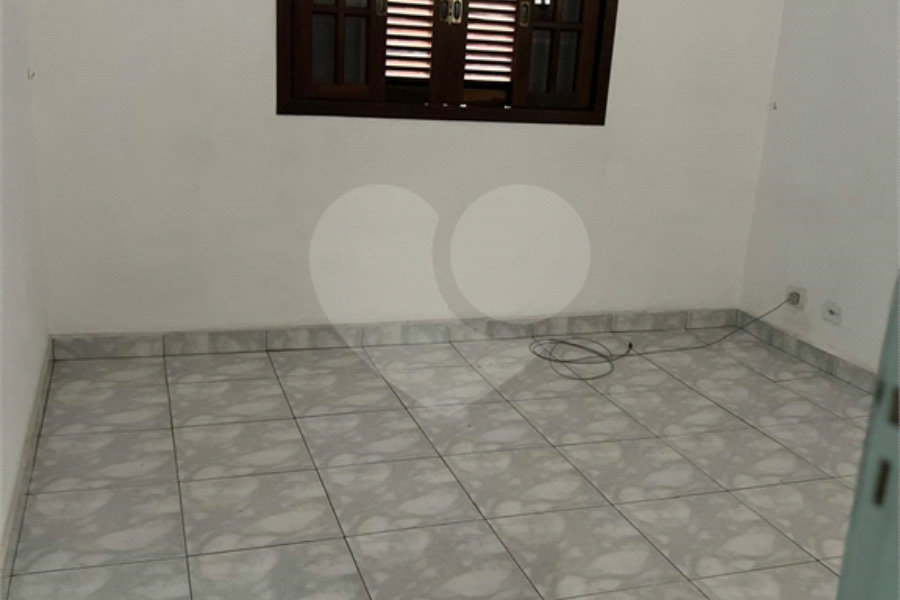 Sobrado à venda com 3 quartos em Jardim Virginia Bianca, São Paulo, SP