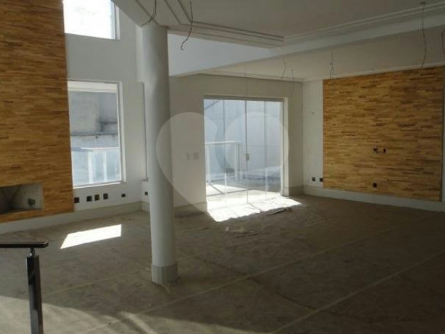 Casa à venda com 3 suítes no condomínio Villa Castanheira, São Paulo - SP