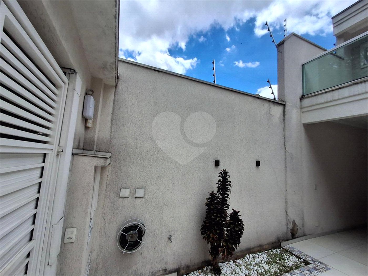 Sobrado a venda Ipiranga/SP 180m² com 3 Quartos suítes 5 banheiros 4 vagas área de serviços e Churrasqueira.