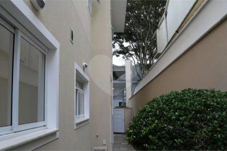 Casa à venda com 3 suítes no condomínio Residencial Morumbi, São Paulo - SP