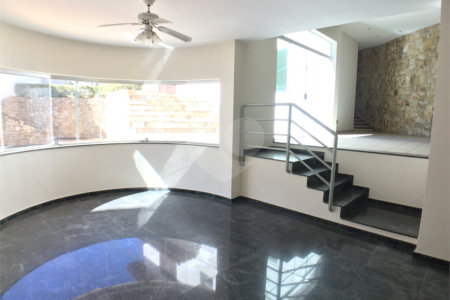 Casa à venda com 4 suítes no condomínio Estância Marambaia, Vinhedo - SP