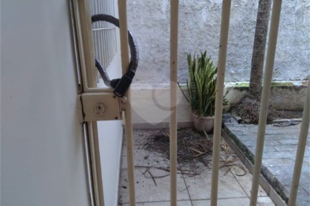 Casa Térrea à venda com 4 quartos, sendo 1 suíte, em Vila Rosália, Guarulhos, SP