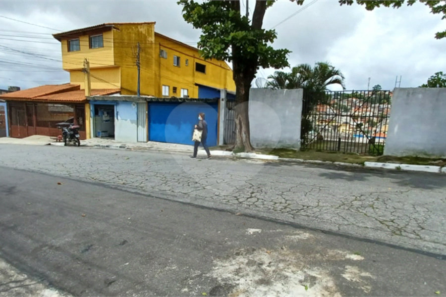 Sobrado à venda com 3 quartos, sendo 1 suíte, em Tremembé, São Paulo, SP