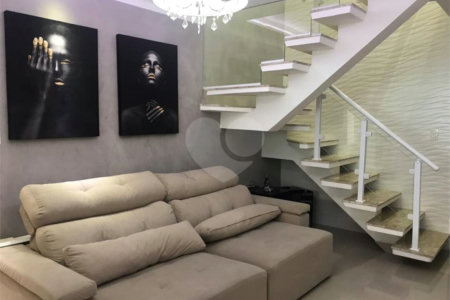 Sobrado à venda com 3 quartos, sendo 1 suíte,  em Vila Varela, Poá, SP