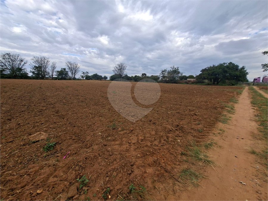 Terreno à venda no Centro, Alambari, SP