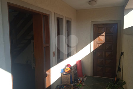 Casa à venda com 8 quartos, sendo 3 suítes, em Jardim Terceiro Centenário, Atibaia, SP