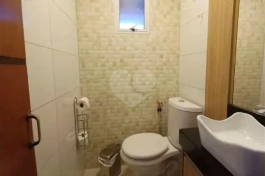 Sobrado à venda com 4 quartos, sendo 1 suíte, em Jaraguá, São Paulo, SP