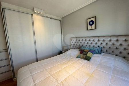 Apartamento à venda com 3 quartos, sendo 1 suíte,  em Santo Amaro, São Paulo, SP