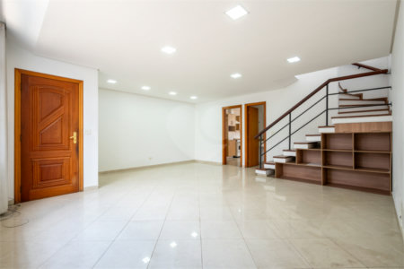 Casa de Vila à venda com 3 quartos, sendo 2 suítes, em Campo Belo, São Paulo, SP