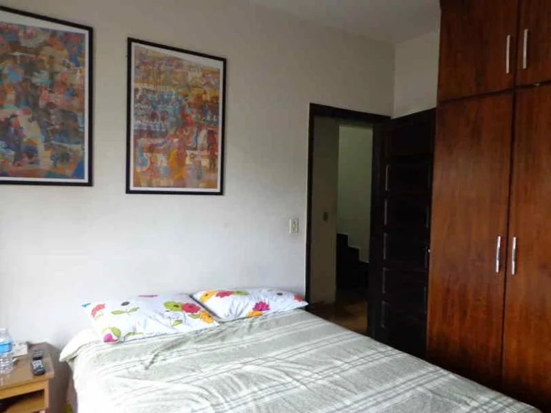 Casa à venda com 3 quartos, sendo 1 suíte, em Jardim Londrina, São Paulo, SP