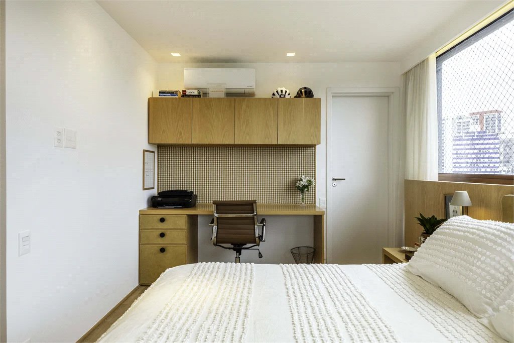 Apartamento à venda com 3 suítes em Jardim das Bandeiras, São Paulo, SP