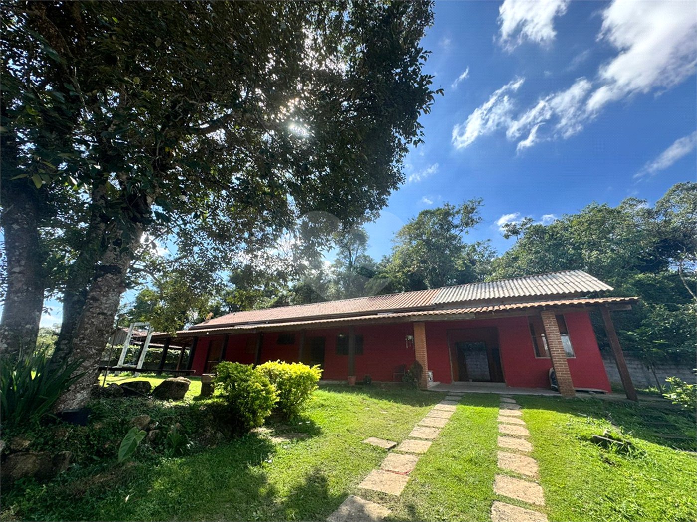 Casa para alugar com 2 quartos, sendo 1 suíte, em Jardim Rene, São Roque, SP