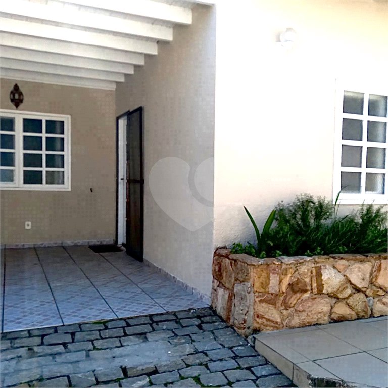 Casa em condomínio à venda com 2 quartos, sendo 1 suíte,  em Alto de Búzios, Armação dos Búzios, RJ