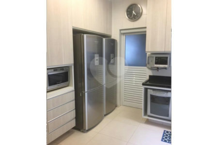 Casa Térrea à venda com 3 suítes em Jardim Prudência, São Paulo, SP