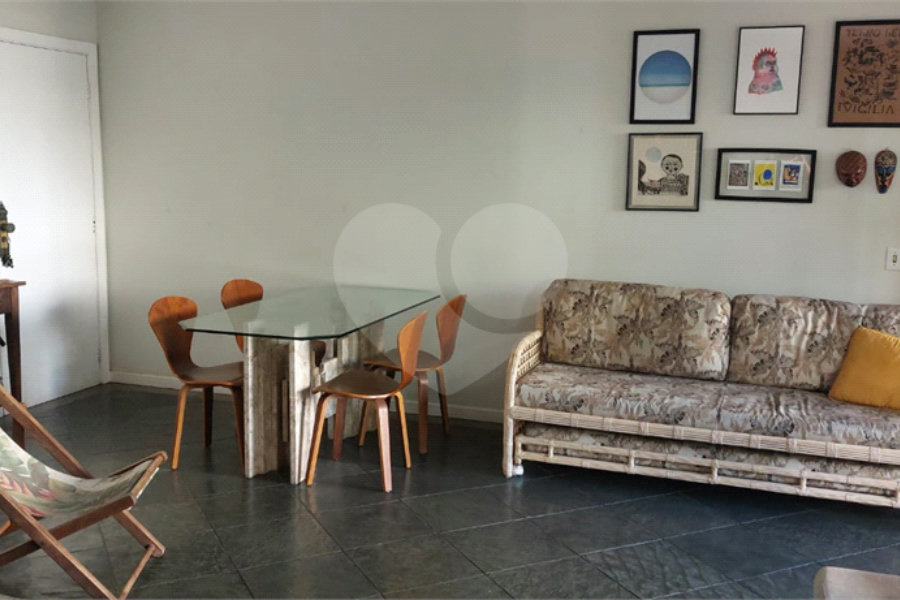 Apartamento à venda com 3 quartos, sendo 1 suíte, em Pitangueiras, Guarujá, SP