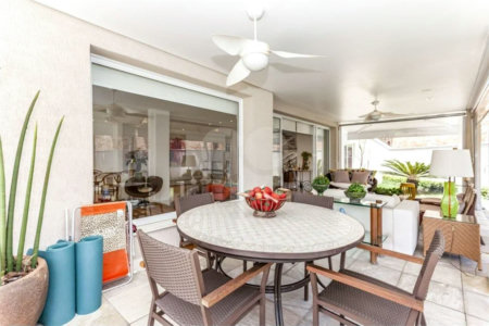 Casa à venda com 5 quartos, sendo 3 suítes, em Jardim Leonor, São Paulo, SP