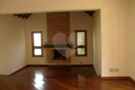 Casa à venda ou para alugar com 4 suítes no condomínio Vilaggio Monte Alegre, São Paulo - SP