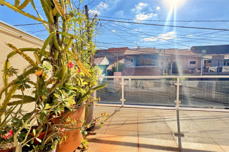 Sobrado à venda com 3 quartos, sendo 1 suíte, em Jardim São Guilherme, Sorocaba, SP