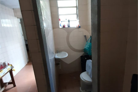 Sobrado à venda com 3 quartos, sendo 1 suíte, em Bosque da Saúde, São Paulo, SP