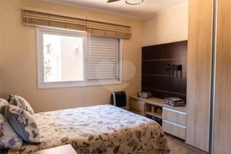Casa à venda com 5 quartos, sendo 4 suítes, no condomínio Flamboyant, Atibaia - SP