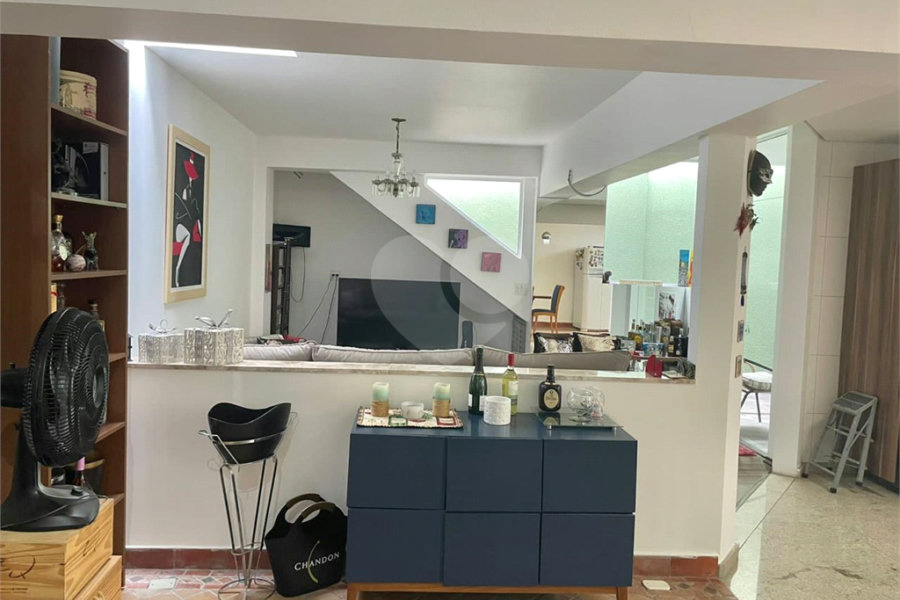 Sobrado à venda com 3 quartos, sendo 2 suítes, em Vila Mariana, São Paulo, SP