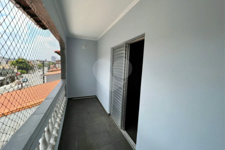 Sobrado com 3 dormitórios , sendo 1 suíte à venda no bairro Jardim Marek , Santo André