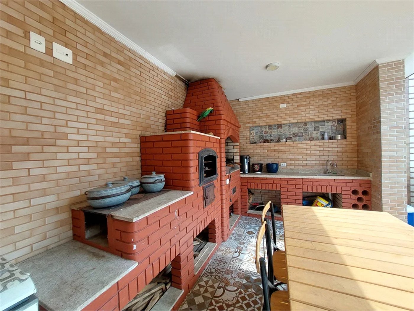 Casa à venda ou para alugar com 4 suítes em Lapa, São Paulo, SP