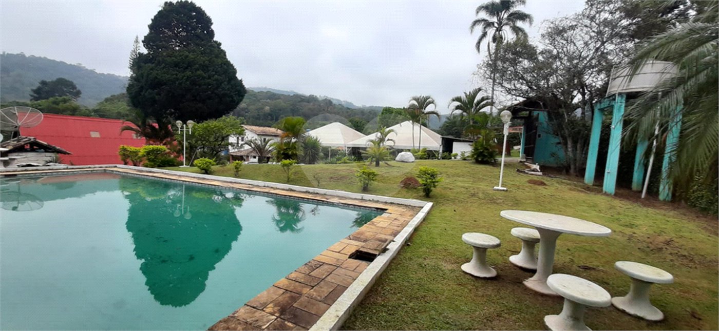 Casa Térrea à venda com 5 quartos, sendo 3 suítes, em Serra da Cantareira, Mairiporã, SP