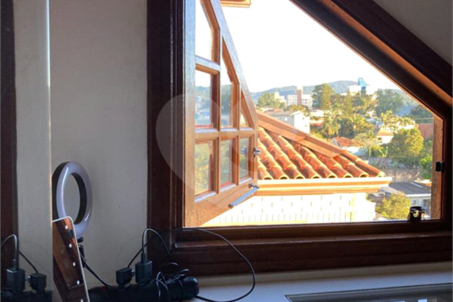 Casa à venda com 3 quartos, sendo 1 suíte, no condomínio Barbará II, São Paulo - SP