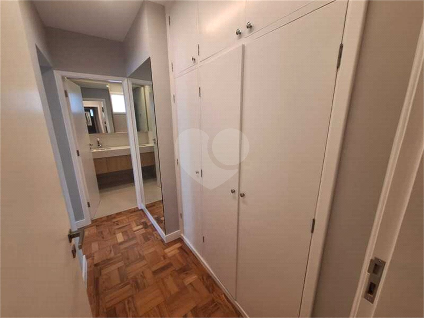 Apartamento à venda com 3 quartos, sendo 1 suíte, em Itaim Bibi, São Paulo, SP