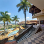 Casa à venda com 14 quartos, sendo 10 suítes, no condomínio Rua do Observatorio 2270, Vinhedo - SP