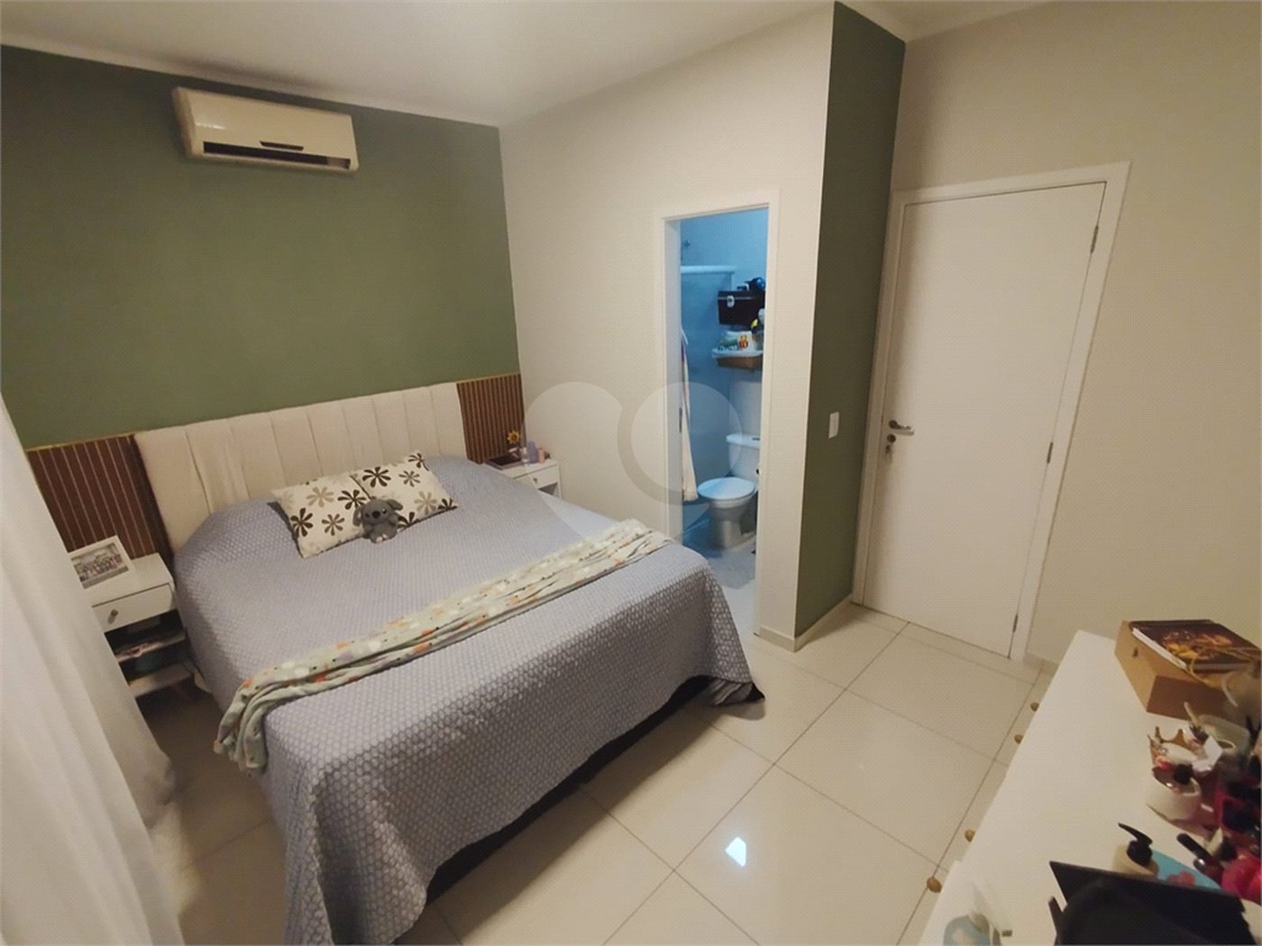 Casa à venda com 2 quartos, sendo 1 suíte, no condomínio Residencial Viva Vida, Cotia - SP