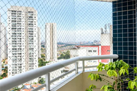 Apartamento de 84m² na Vila Lusitânia, em São Bernardo do Campo, com 3 dormitórios, suíte com varanda, 2 vagas cobertas, depósito privativo e lazer completo.