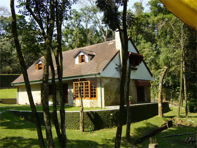 Casa à venda com 3 suítes no condomínio Jardim da Montanha I, Mairiporã - SP