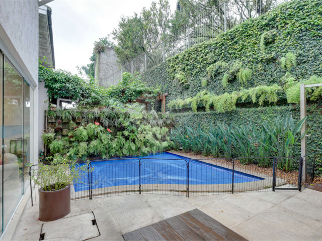 Casa à venda com 4 suítes no condomínio Ville de Marseille, São Paulo - SP