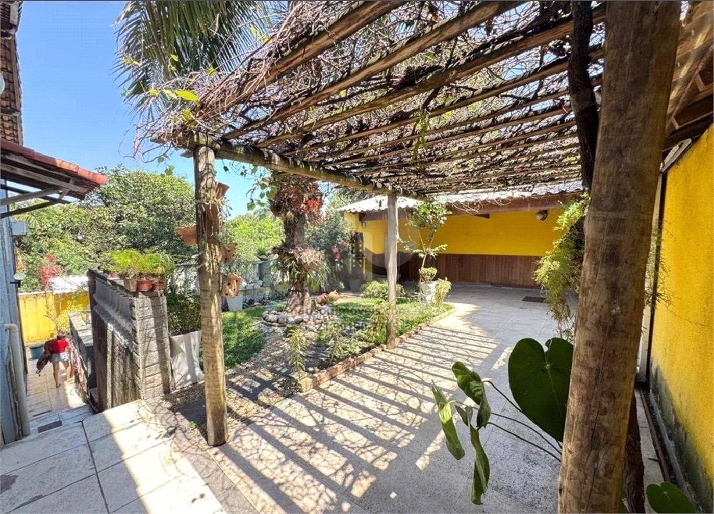 Casa à venda com 5 quartos, sendo 1 suíte, em Guaratiba, Rio de Janeiro, RJ