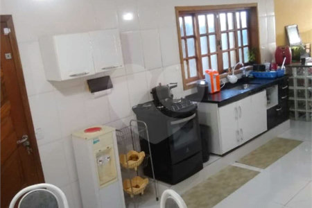 Sobrado à venda com 4 quartos, sendo 1 suíte, em Nova Itatiba, Itatiba, SP