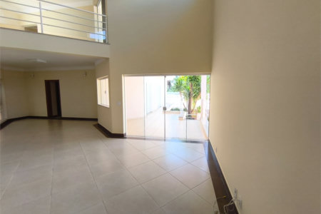 Casa à venda com 5 quartos, sendo 1 suíte,  em Jardim Colombo, Itapetininga, SP