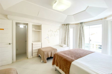 Casa à venda com 5 quartos, sendo 4 suítes, em Marina, Armação dos Búzios, RJ