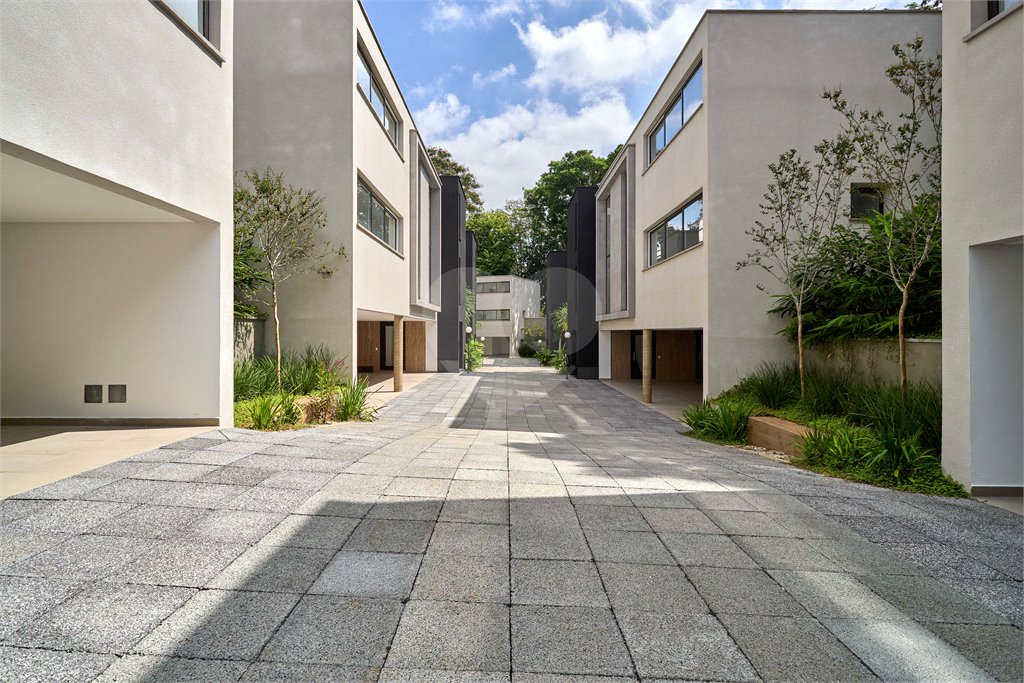 Casa à venda com 4 suítes no condomínio Liló, São Paulo - SP