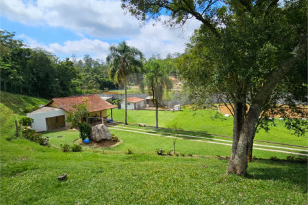Sítio à venda com 2 quartos, sendo 1 suíte,  em Alto da Serra (mailasqui), São Roque, SP