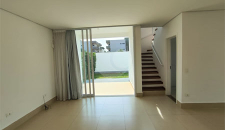Casa de Vila à venda com 3 quartos, sendo 1 suíte, em Loteamento Jardim Morumbi, Atibaia, SP